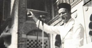 ব্রিটিশদের কাছে পাঁচটি প্রাণভিক্ষার আবেদন করেছিলেন সাভারকর, আদালতে জানালেন তাঁর নাতি।